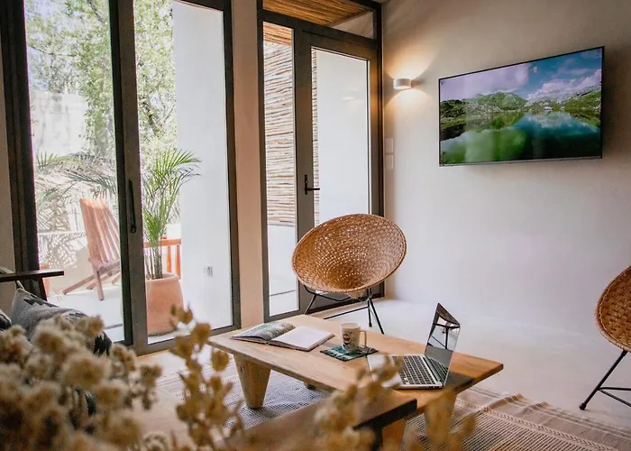 Spacious 2br - Wide Balcony W/tub & Yoga Deck